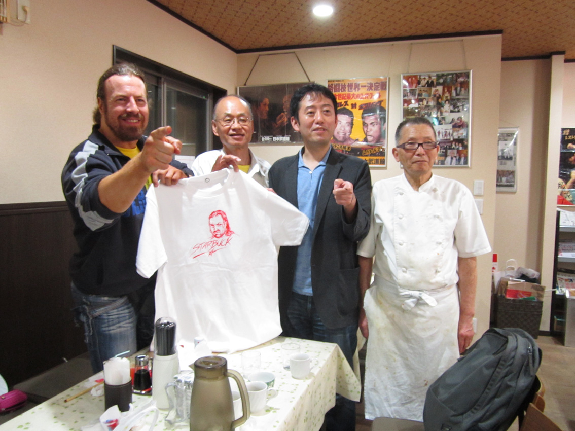 Having a good time at Rikidozan's former chef's restaurant in Tokyo.